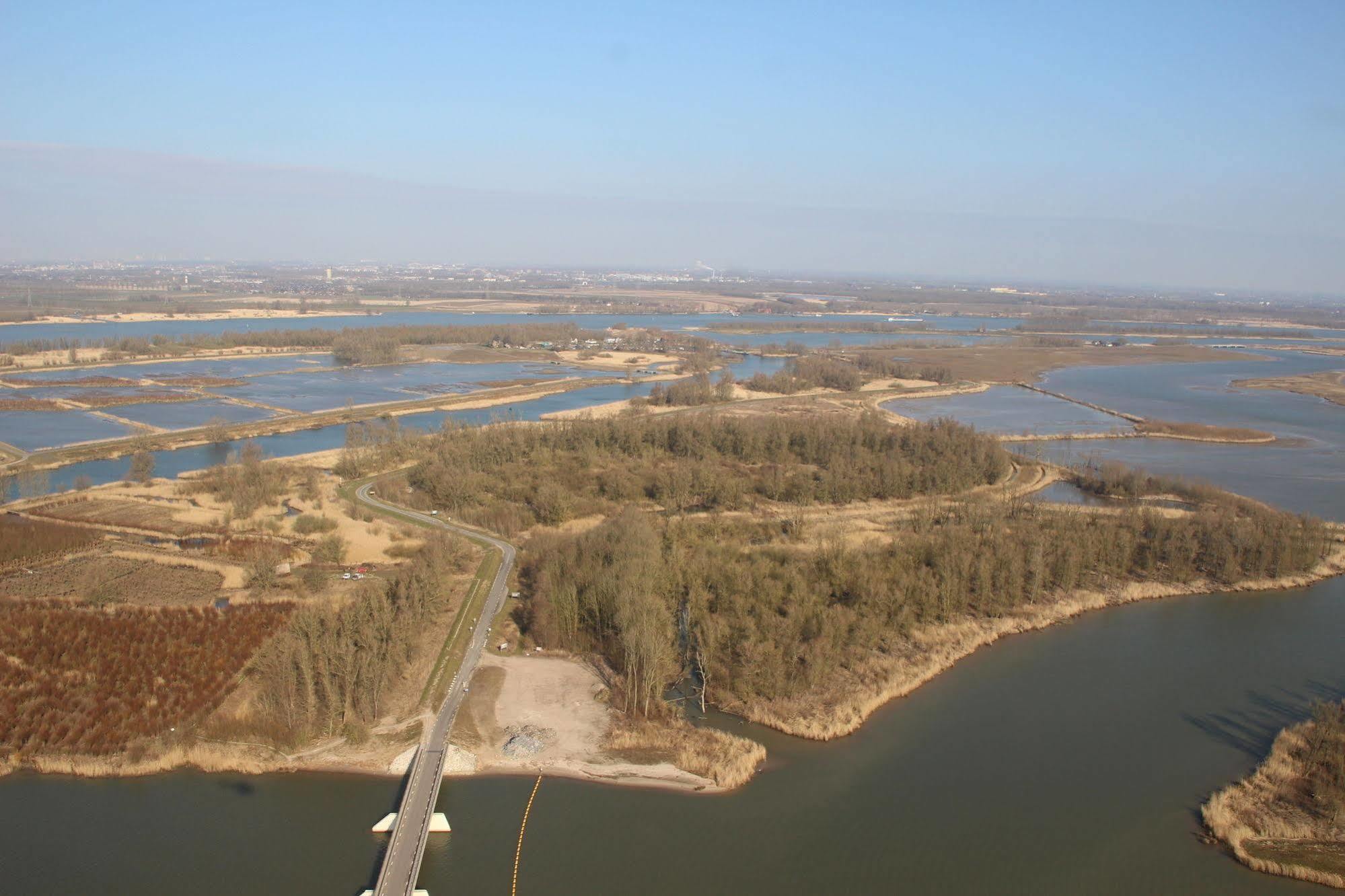 De Brabantse Biesbosch Hotel Werkendam Exterior photo